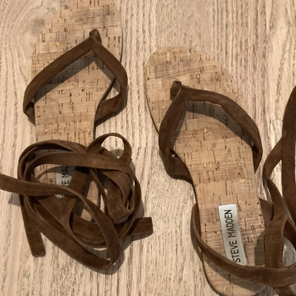 Steve Madden - Picture 2 of 3
